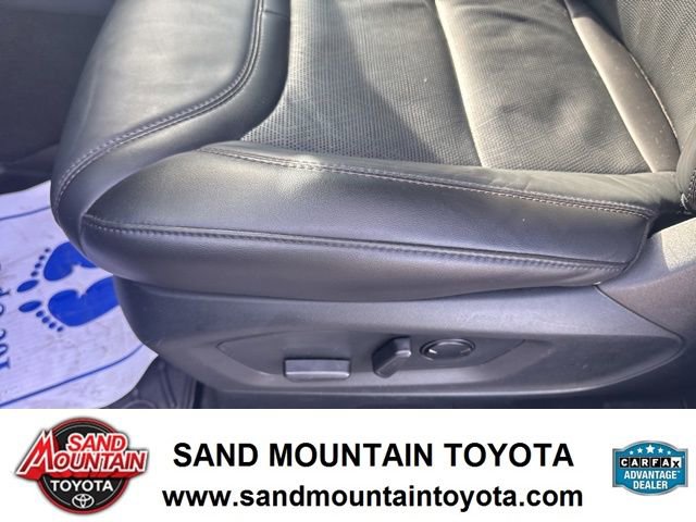 Used 2023 Ford Explorer Platinum w/ Technology Package AWD/4WD image 15