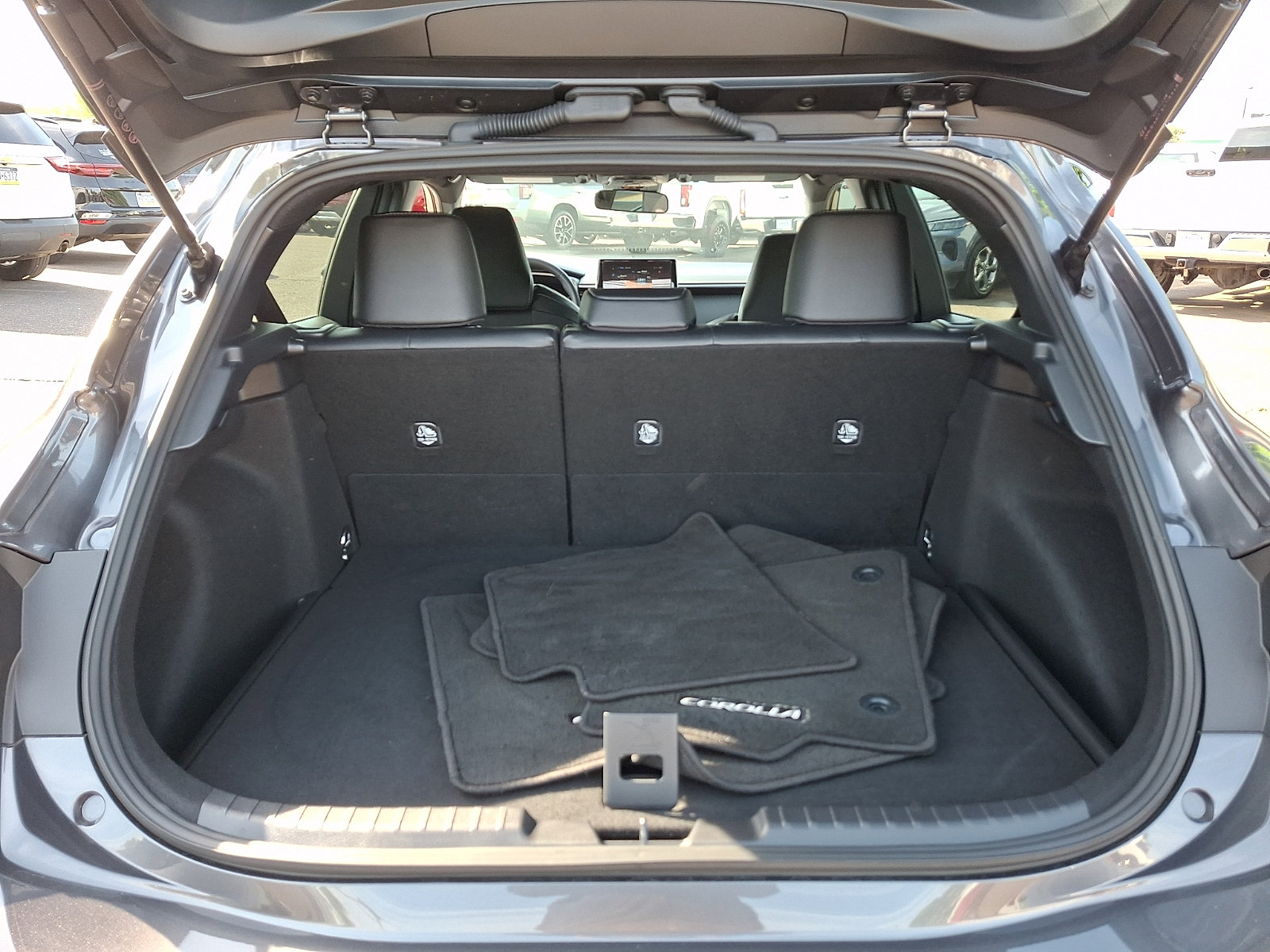 Used 2025 Toyota Corolla XSE FWD image 28