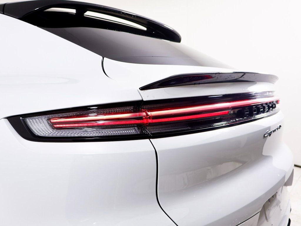 Certified 2025 Porsche Cayenne GTS image 11
