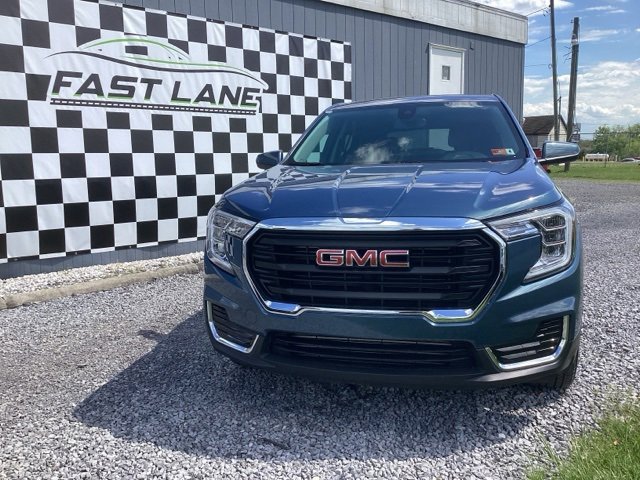 Used 2024 GMC Terrain SLE image 4