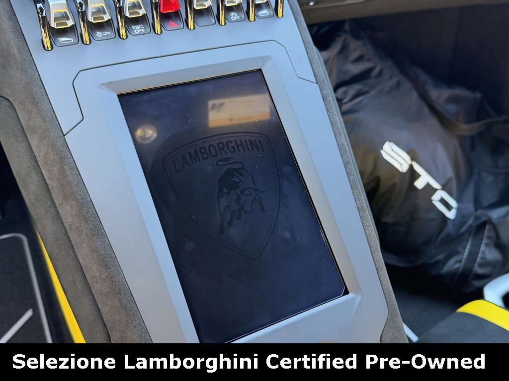 Used 2023 Lamborghini Huracan STO image 35