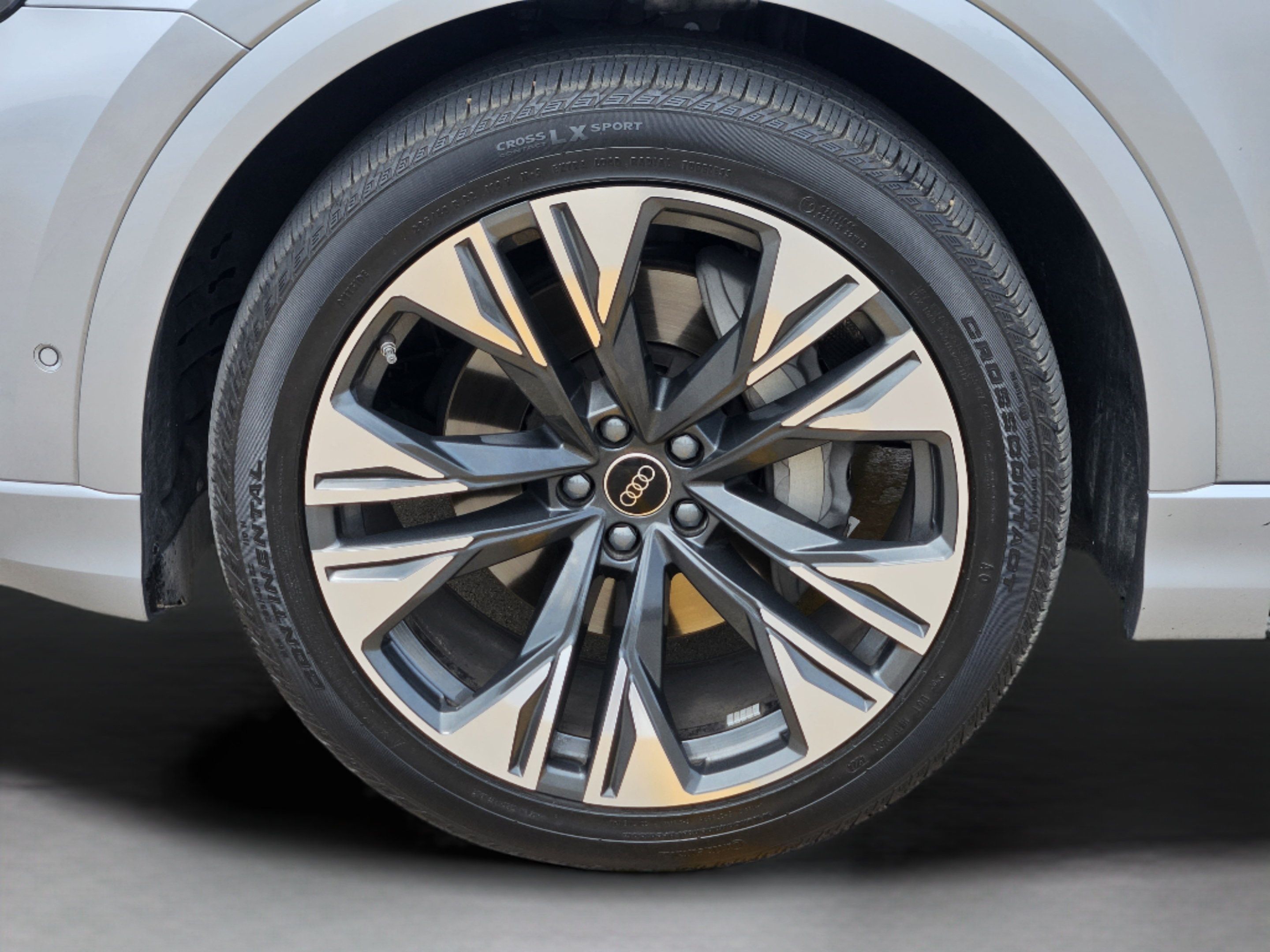 Used 2025 Audi Q8 Prestige AWD/4WD image 30