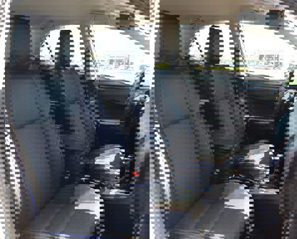 Used 2018 Toyota Corolla SE FWD image 21