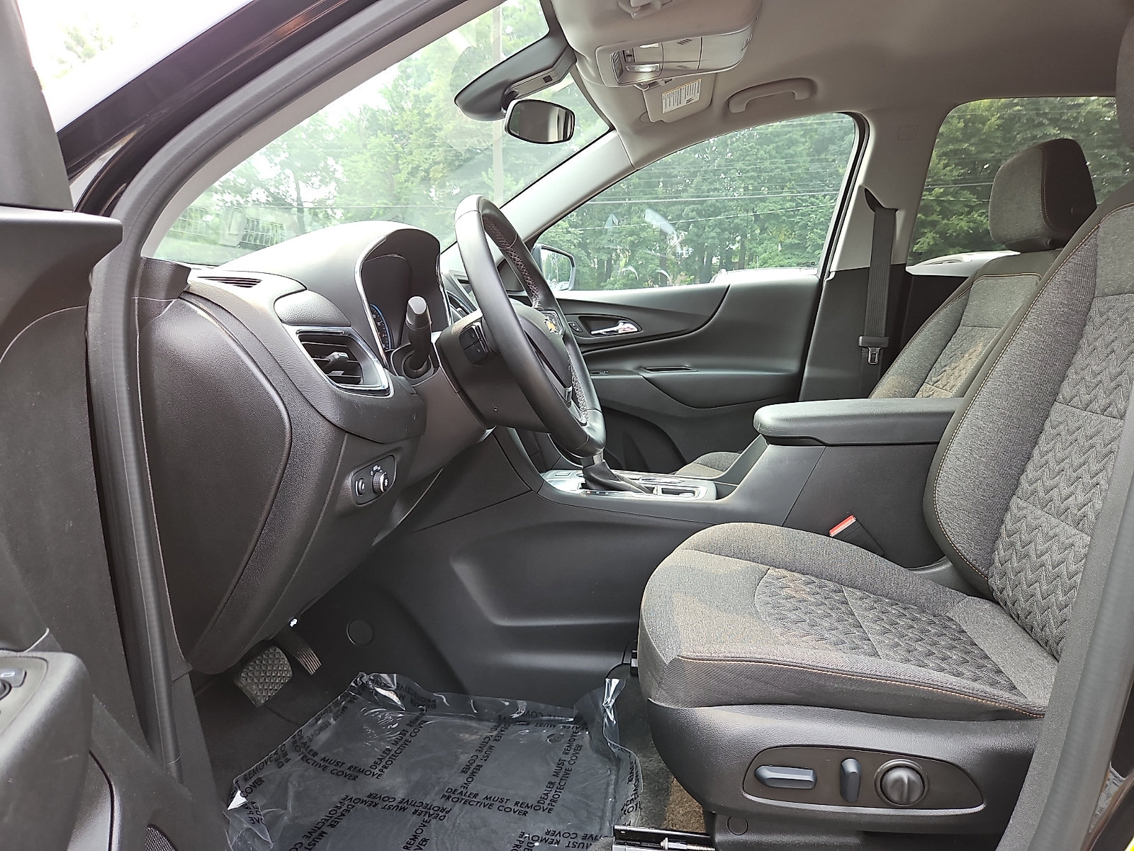 Used 2024 Chevrolet Equinox LT FWD image 13