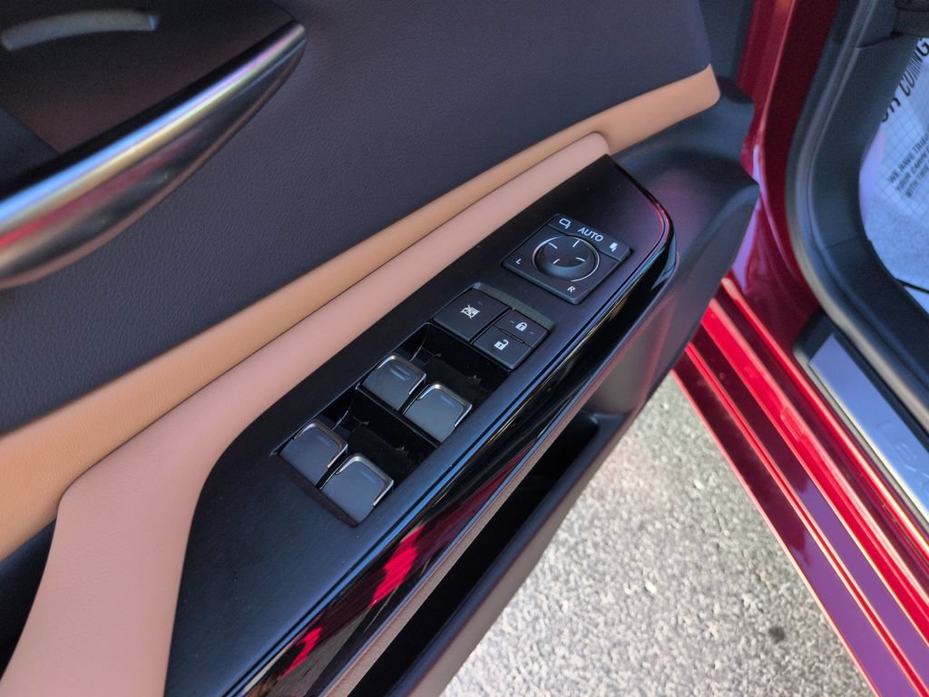 Used 2025 Lexus ES 300h Ultra Luxury w/ Accessory Package (Z1) FWD image 11