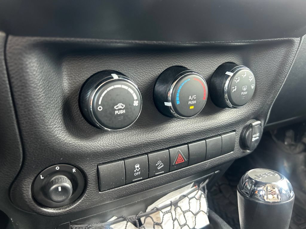 Used 2017 Jeep Wrangler Unlimited Sport AWD/4WD image 11