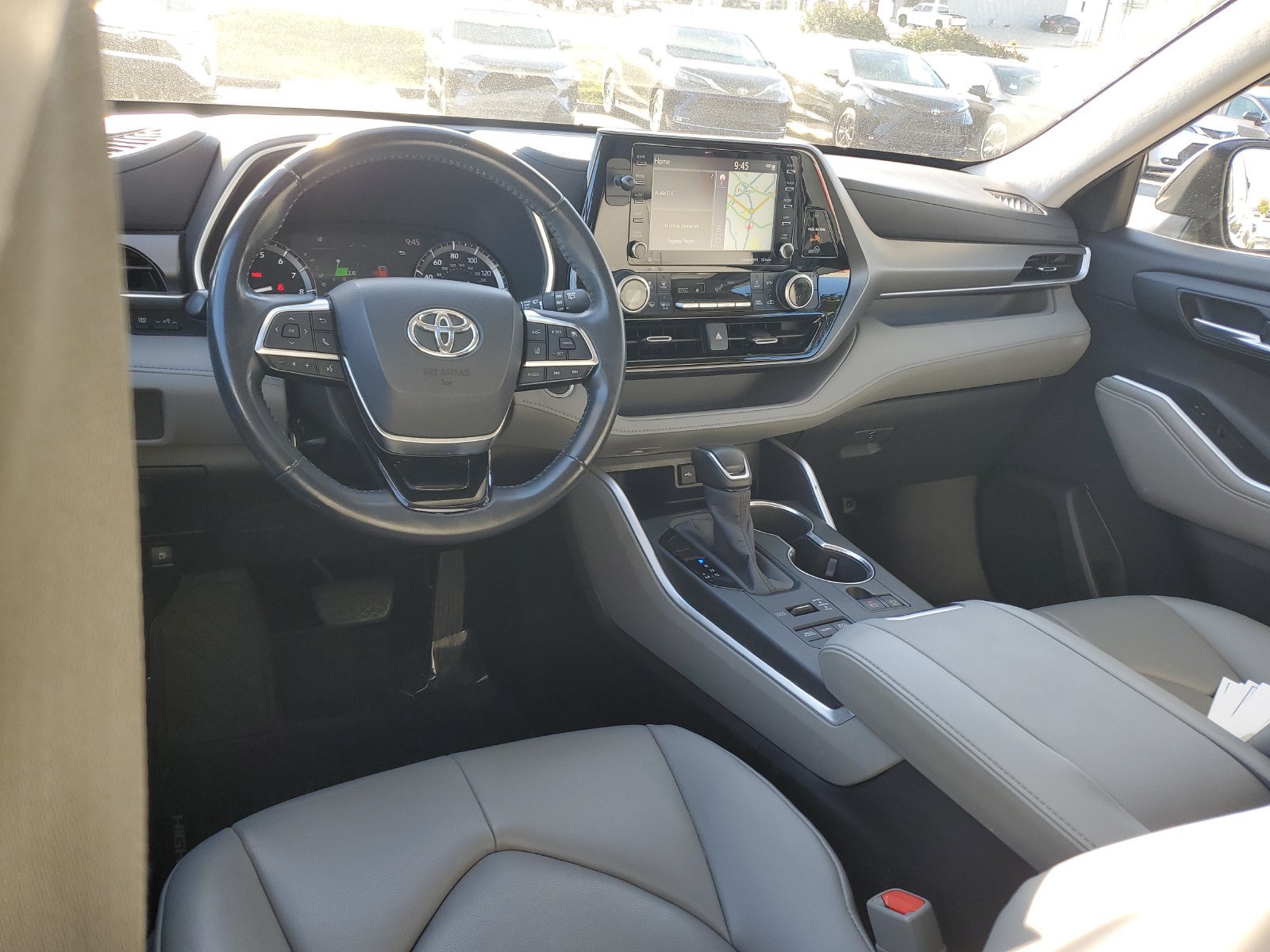 Used 2020 Toyota Highlander XLE AWD/4WD image 10