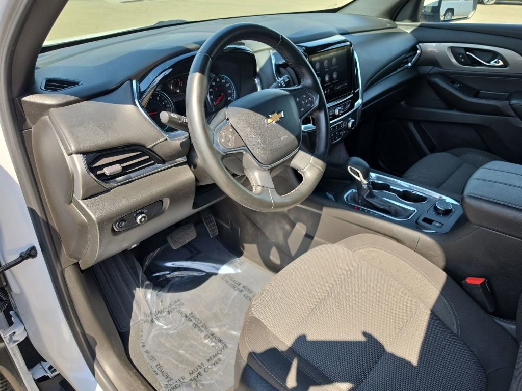 Used 2023 Chevrolet Traverse LT image 9