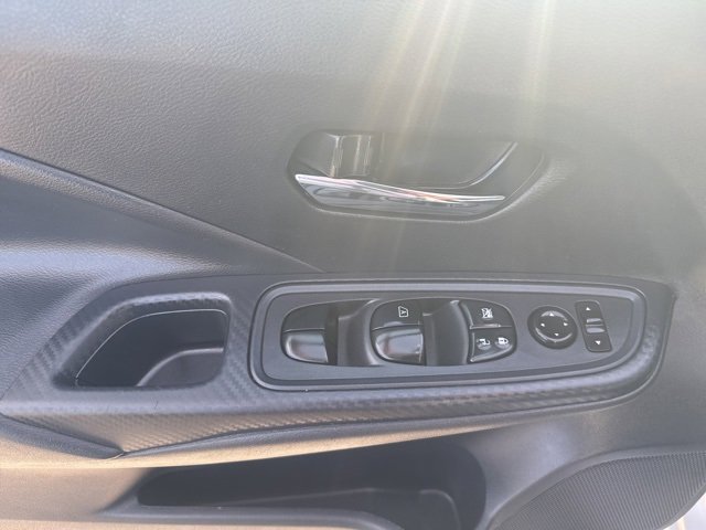 Used 2023 Nissan Versa SV image 14
