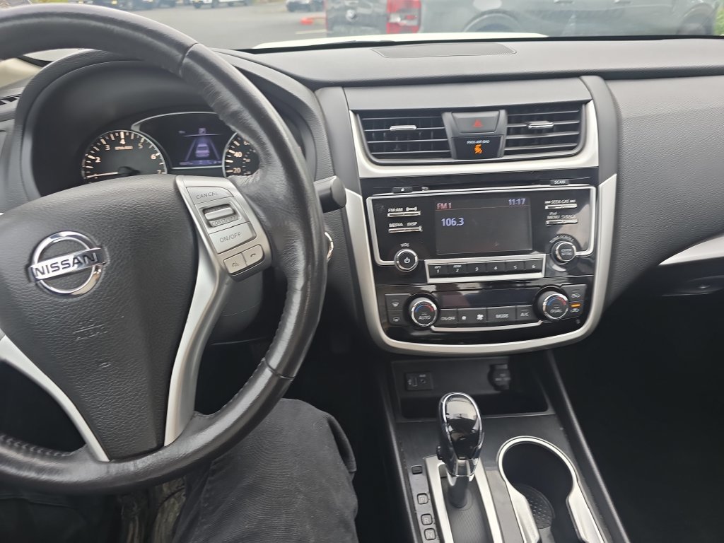 Used 2018 Nissan Altima 2.5 SV FWD image 16