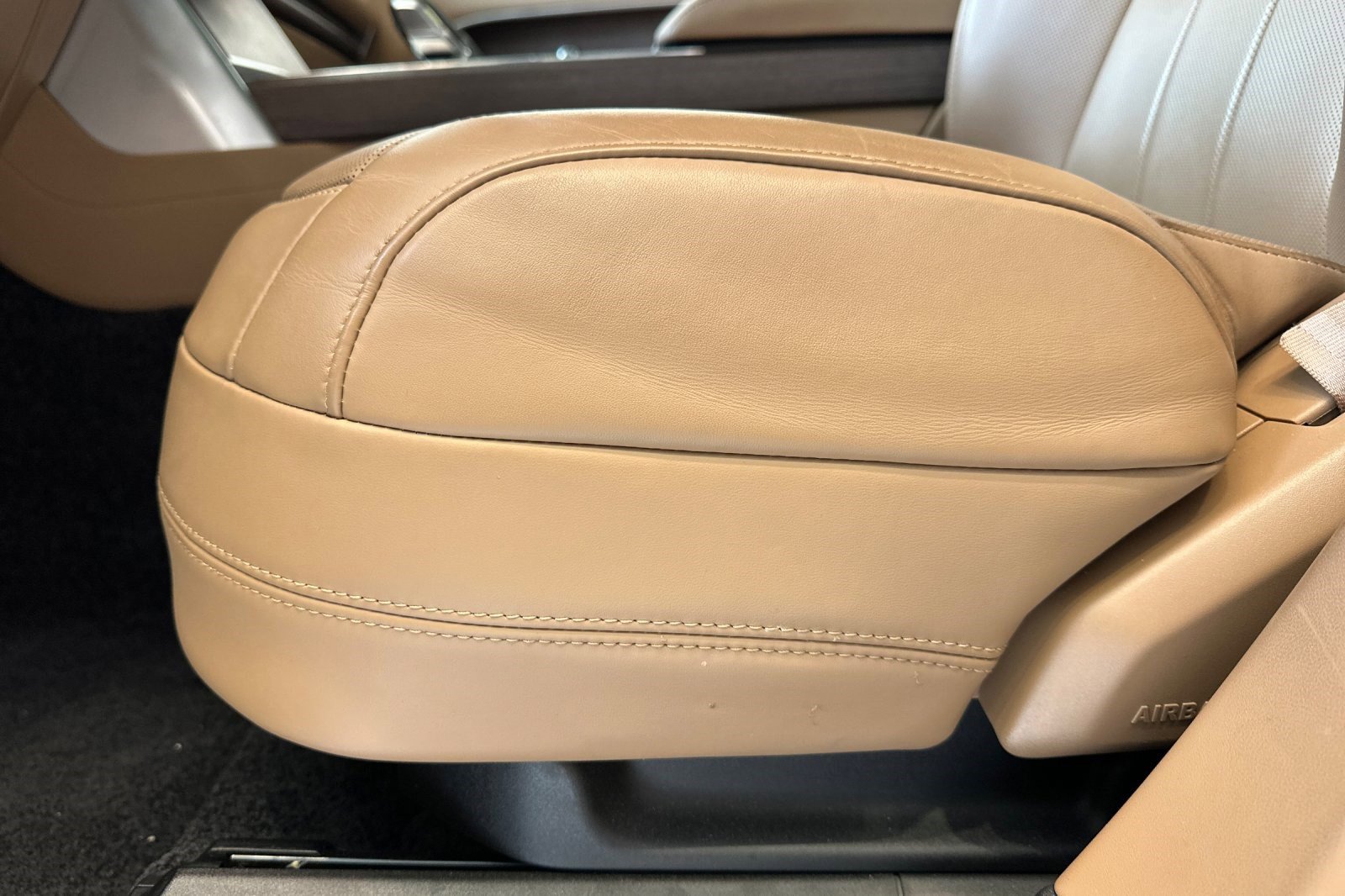 Certified 2025 Land Rover Range Rover Long Wheelbase SE image 17