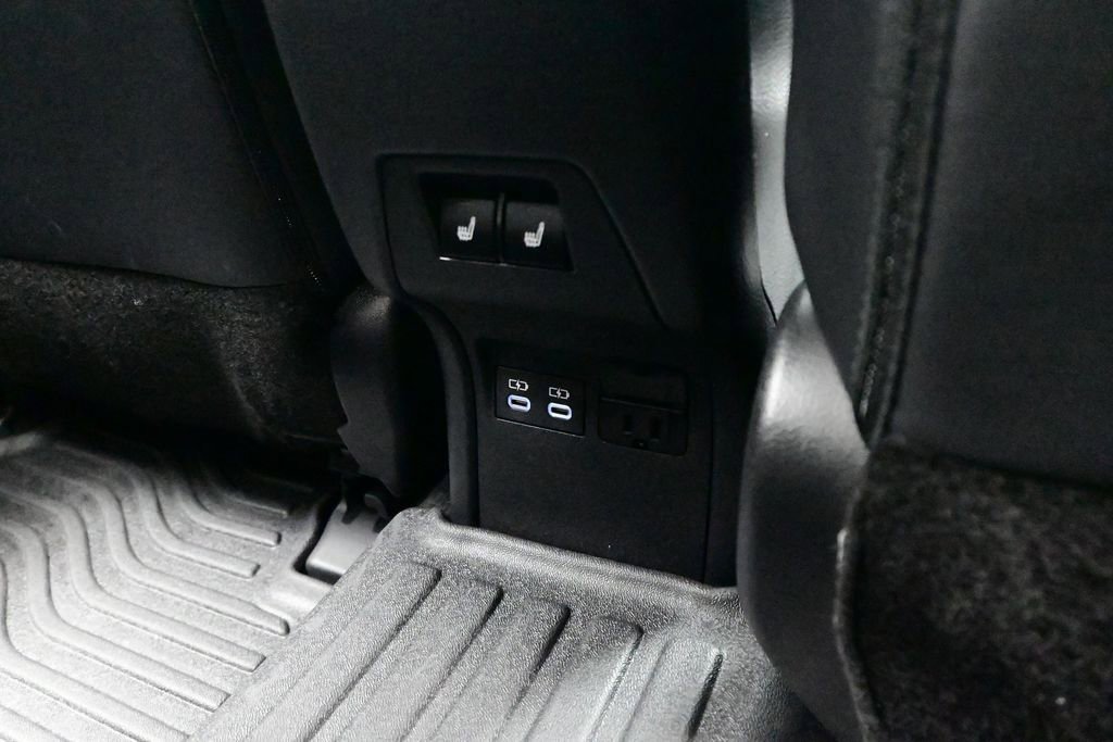 Used 2024 Toyota Prius Prime Premium w/ Advanced Technology Package FWD image 28