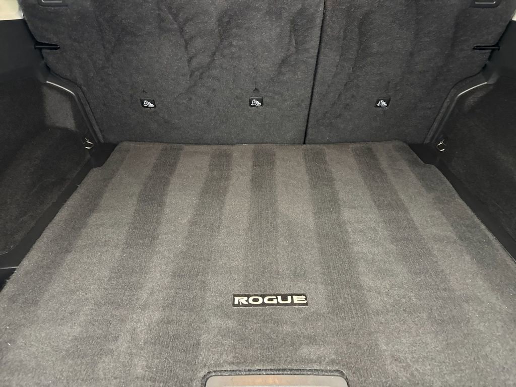 Used 2023 Nissan Rogue SV image 14