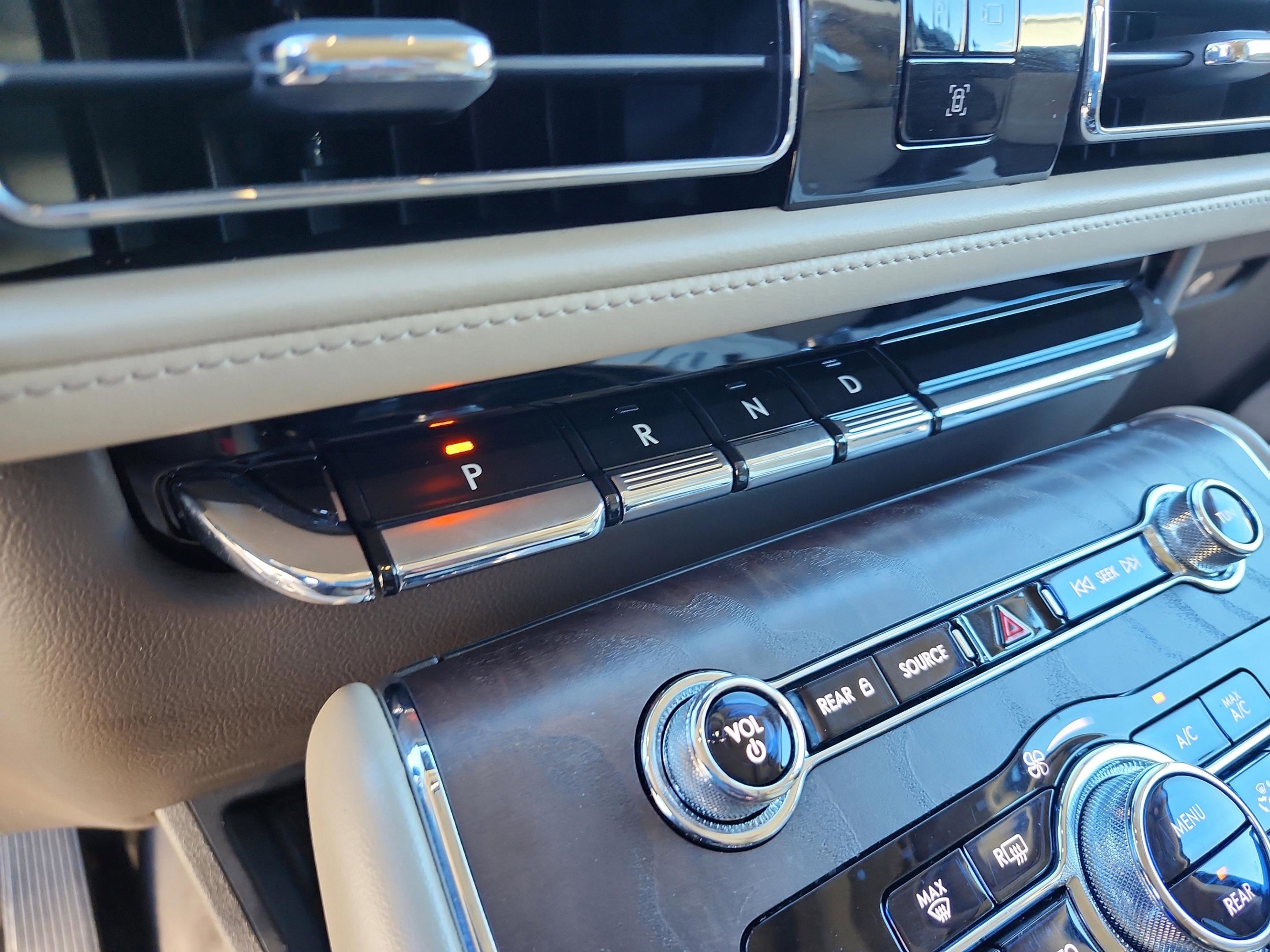 Used 2021 Lincoln Aviator Grand Touring w/ Equipment Group 301A AWD/4WD image 15