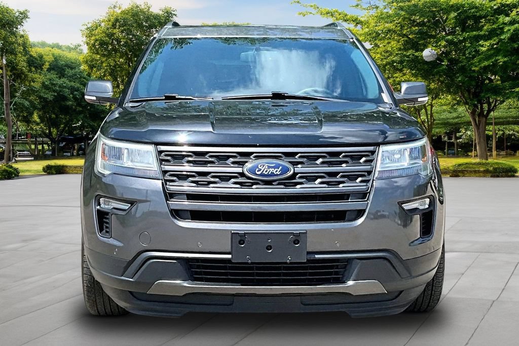 Used 2018 Ford Explorer XLT w/ XLT Appearance Package AWD/4WD image 3