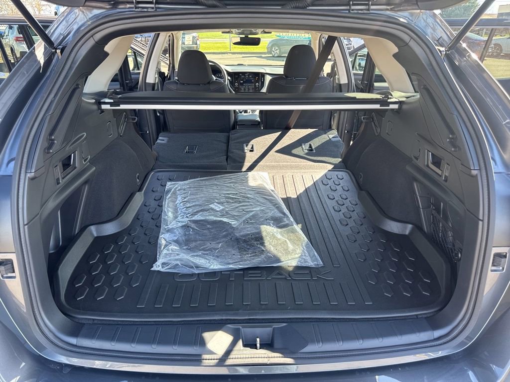 Used 2025 Subaru Outback Premium image 18