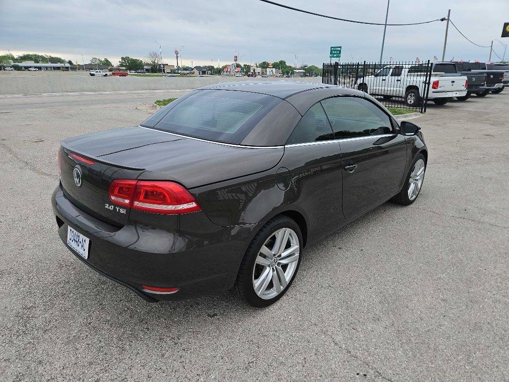 Used 2012 Volkswagen Eos Lux FWD image 1