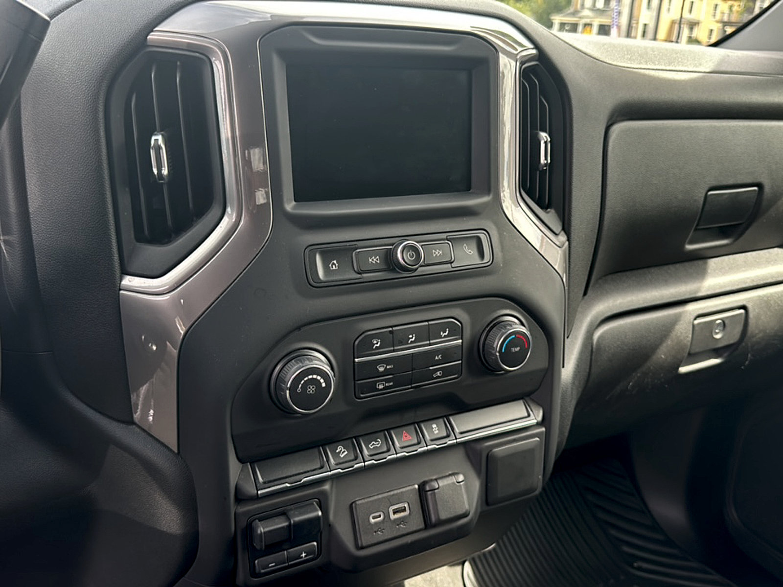 Used 2021 Chevrolet Silverado 1500 Custom Trail Boss w/ LPO, Dark Essentials Package AWD/4WD image 10