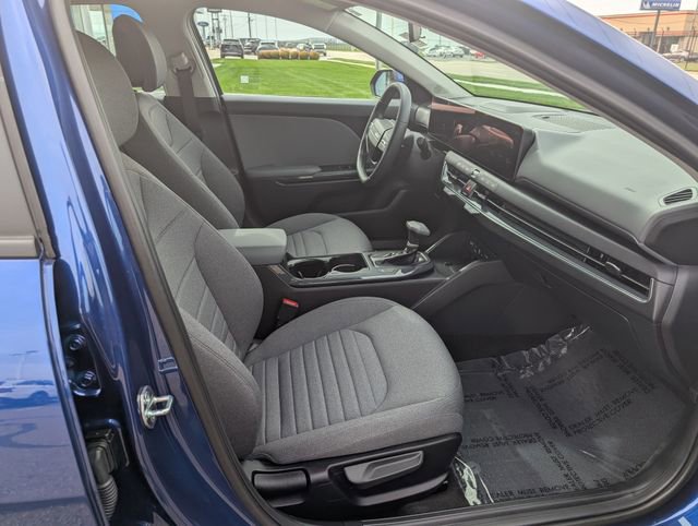 Used 2025 Kia K4 EX image 4