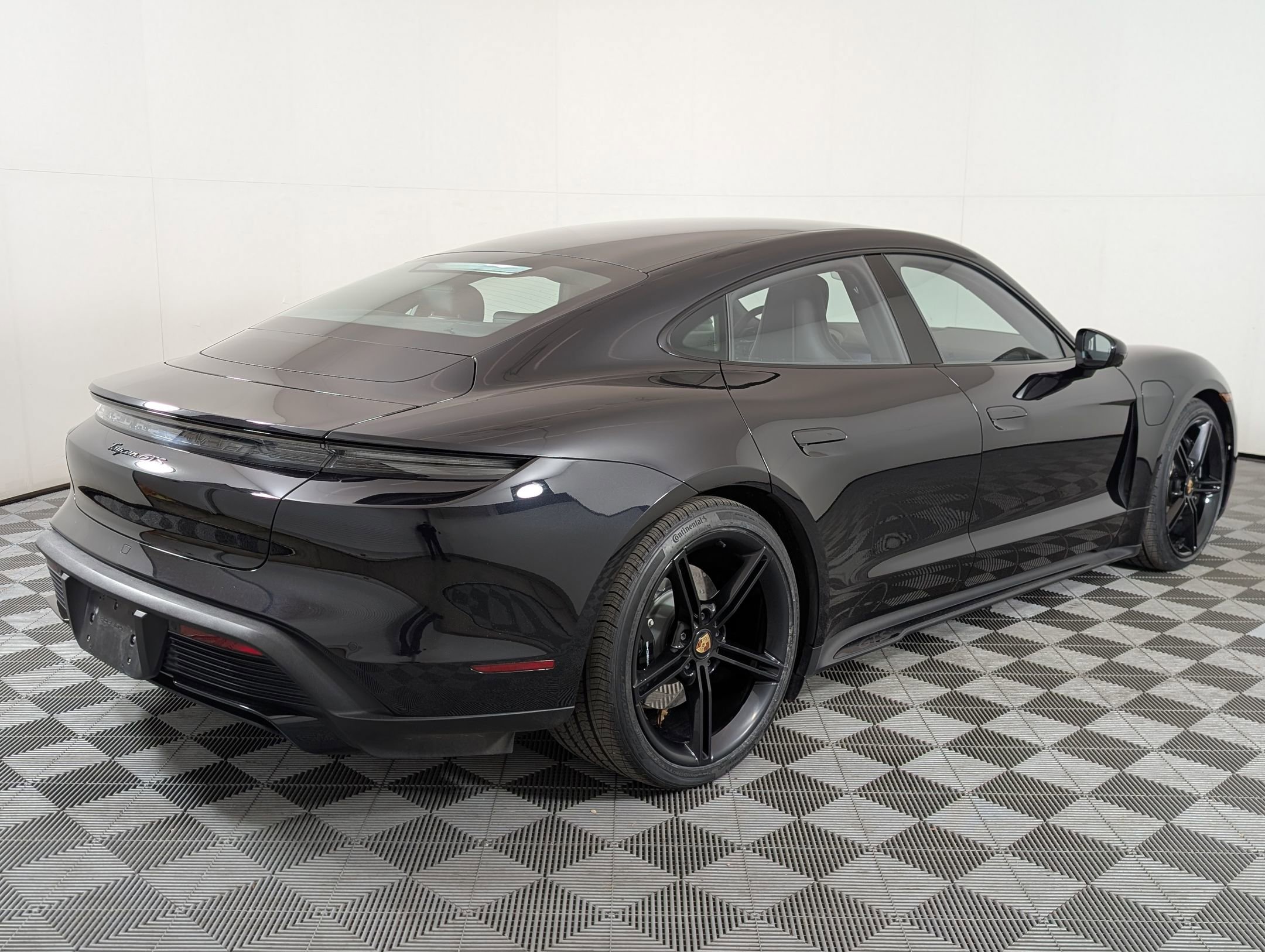 Certified 2024 Porsche Taycan GTS image 10