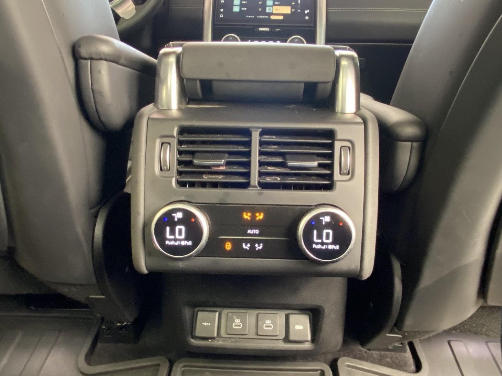 Used 2021 Land Rover Discovery HSE R-Dynamic AWD/4WD image 15