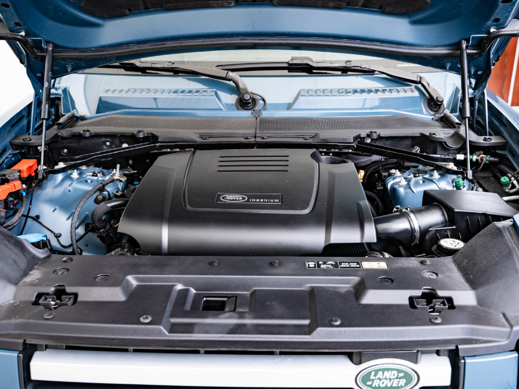 Used 2023 Land Rover Defender 90 S AWD/4WD image 44
