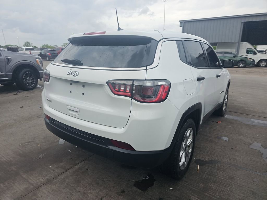 Used 2025 Jeep Compass Sport image 2