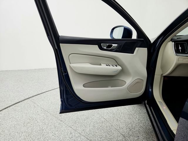 Certified 2023 Volvo XC60 B6 Ultimate w/ Protection Package Premier image 25
