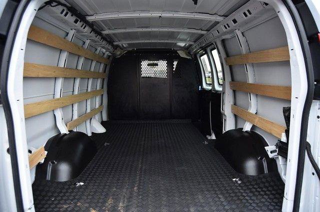 Used 2024 GMC Savana 2500 w/ Driver Convenience Package image 21