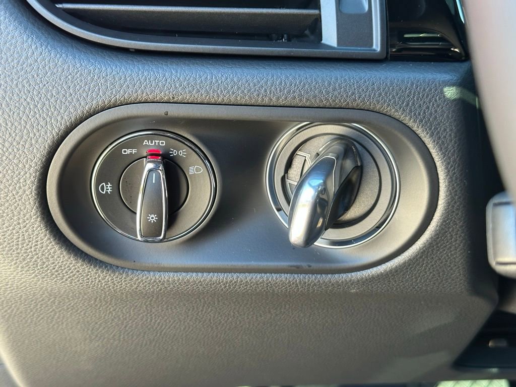 Used 2026 Porsche Macan Turbo image 34