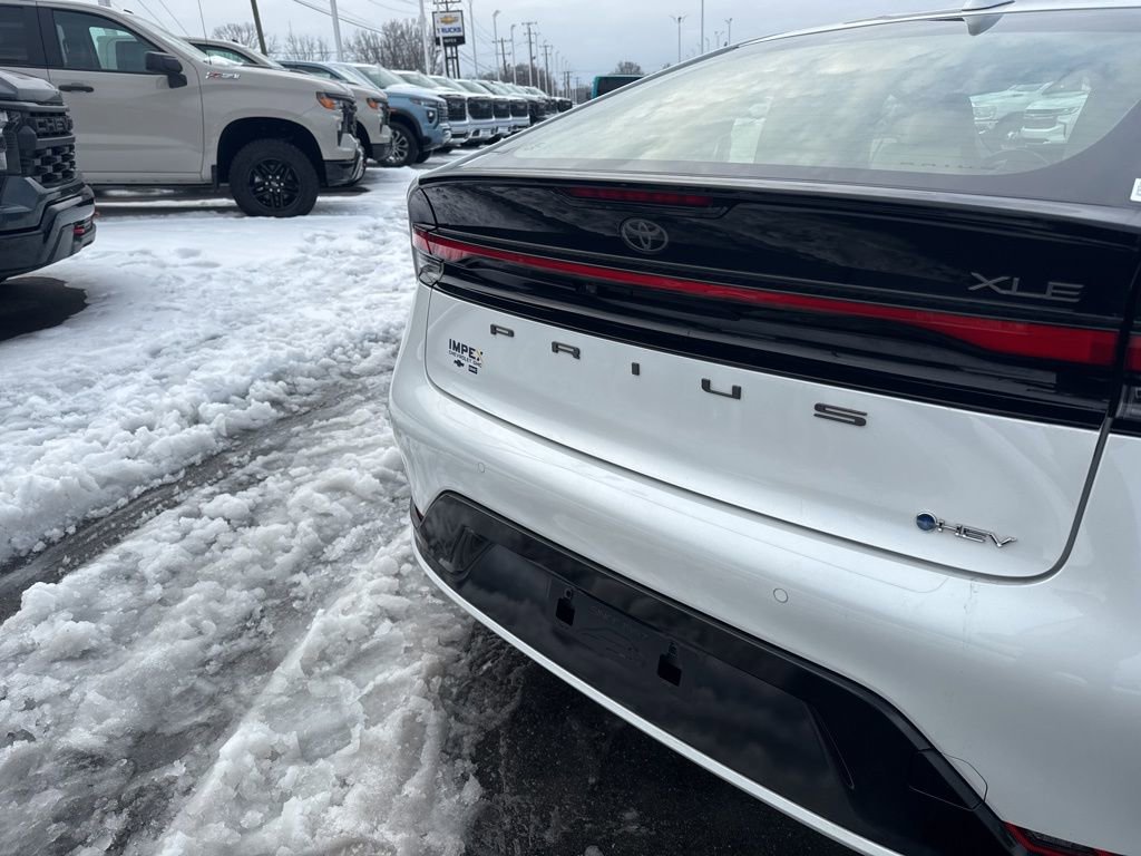 Used 2024 Toyota Prius XLE image 33