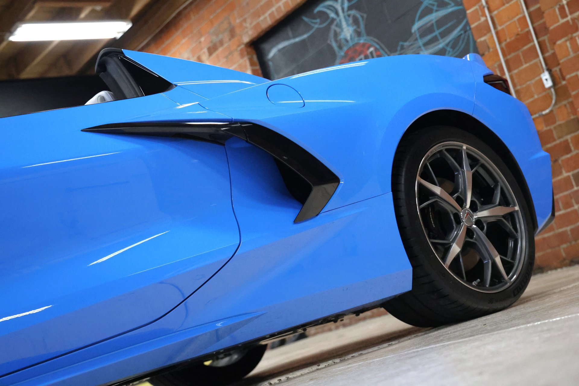 Used 2021 Chevrolet Corvette Stingray Convertible w/ Z51 Performance Package image 25