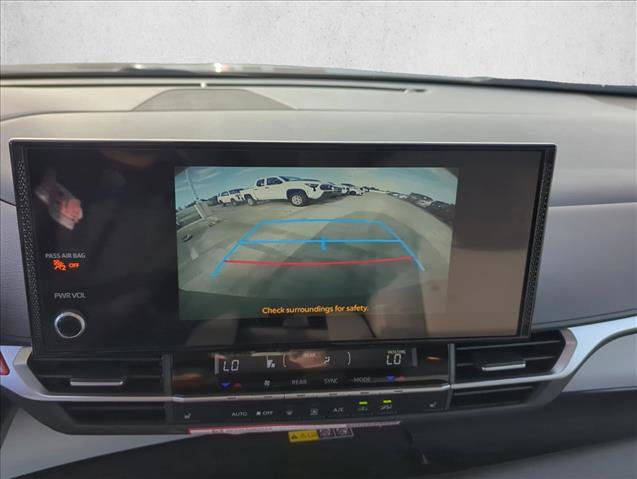 Certified 2026 Toyota Sienna XLE FWD image 18