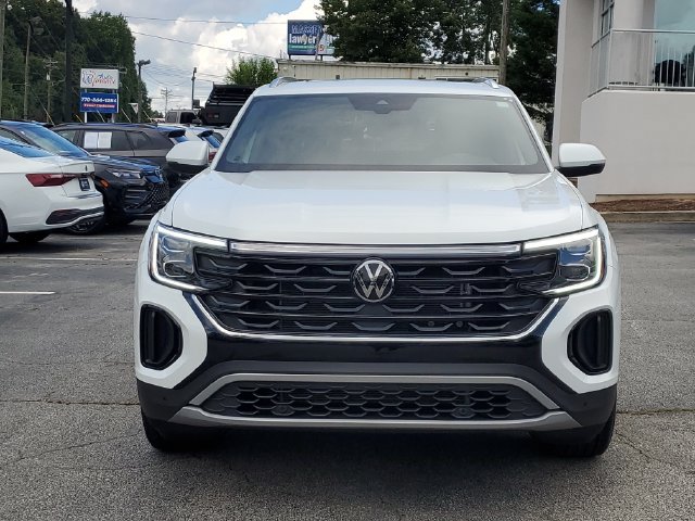 Certified 2025 Volkswagen Atlas Cross Sport SE w/ Panoramic Sunroof Package FWD image 2