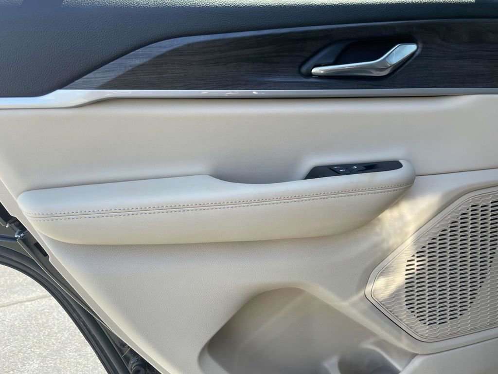 Certified 2025 Jeep Grand Cherokee Limited w/ Luxury Tech Group II image 25