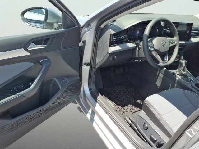 New 2026 Volkswagen Jetta SE FWD image 13