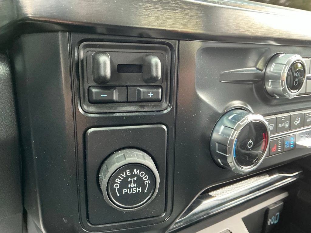 New 2026 Ford F250 Lariat RWD image 42