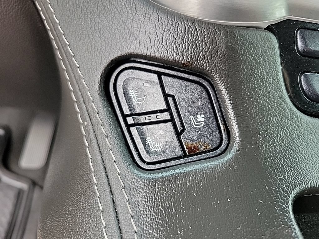 Used 2020 GMC Yukon SLT w/ Premium Edition RWD image 22