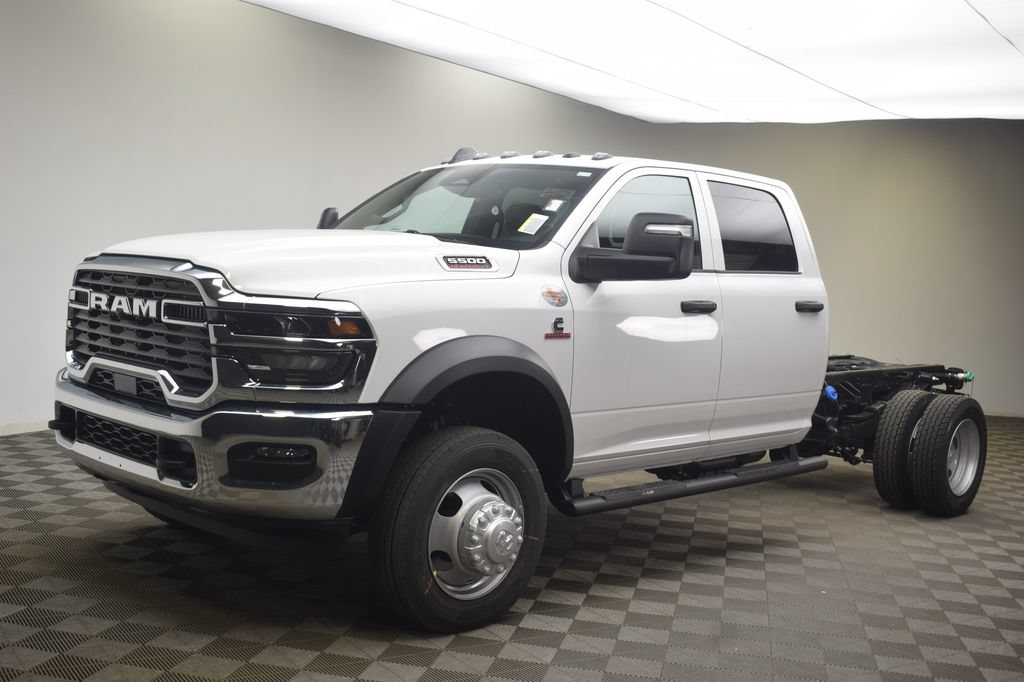 New 2026 RAM 5500 Tradesman AWD/4WD image 15