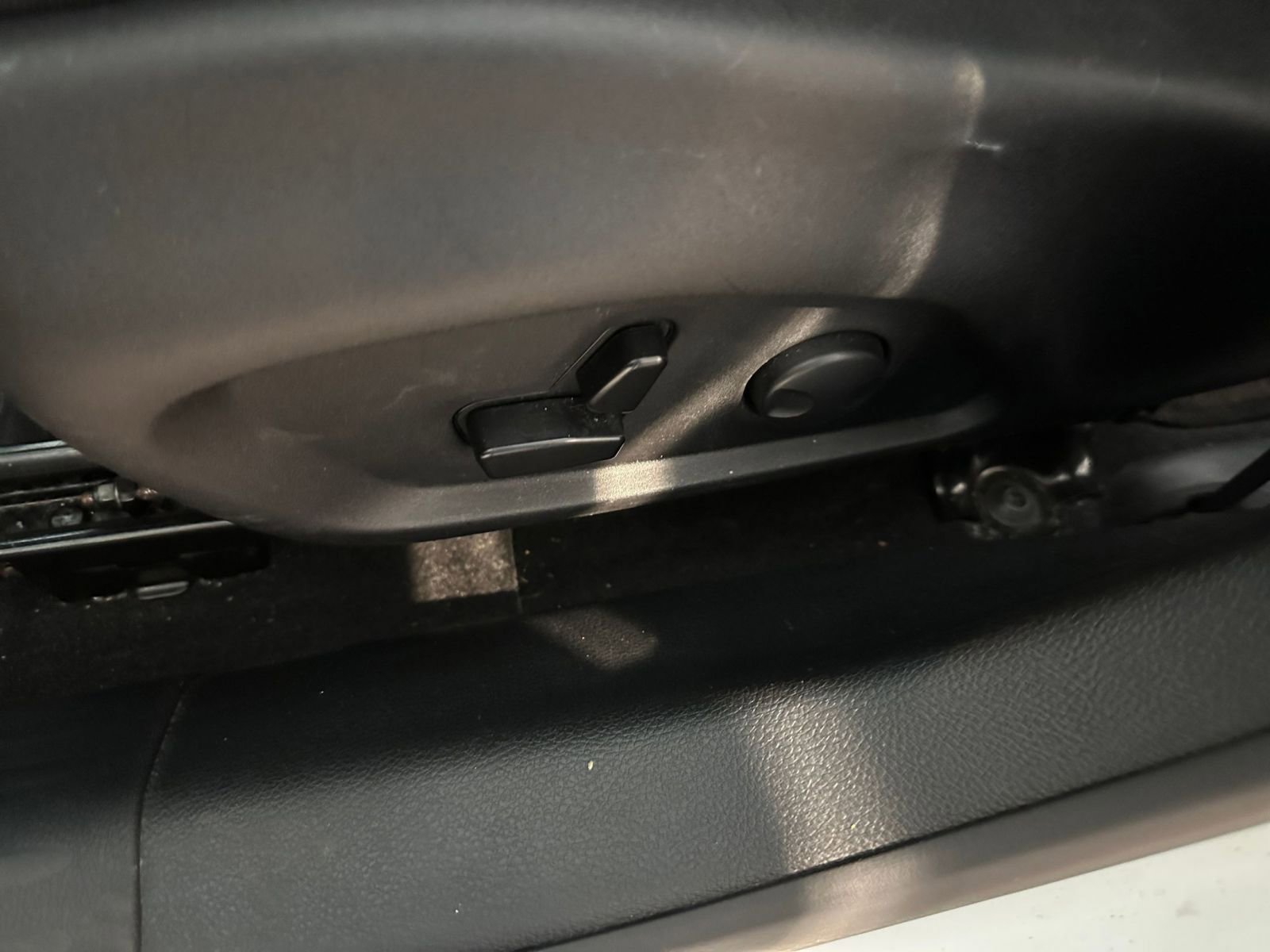 Used 2025 Jeep Compass Limited image 22