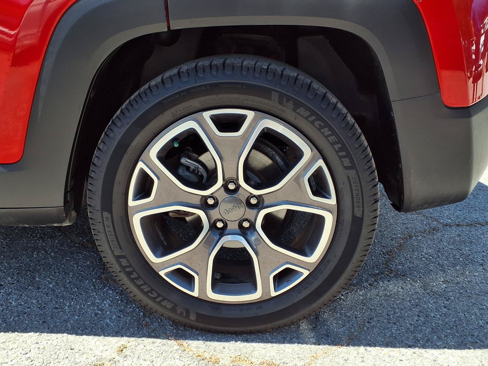 Used 2017 Jeep Renegade Limited FWD image 4