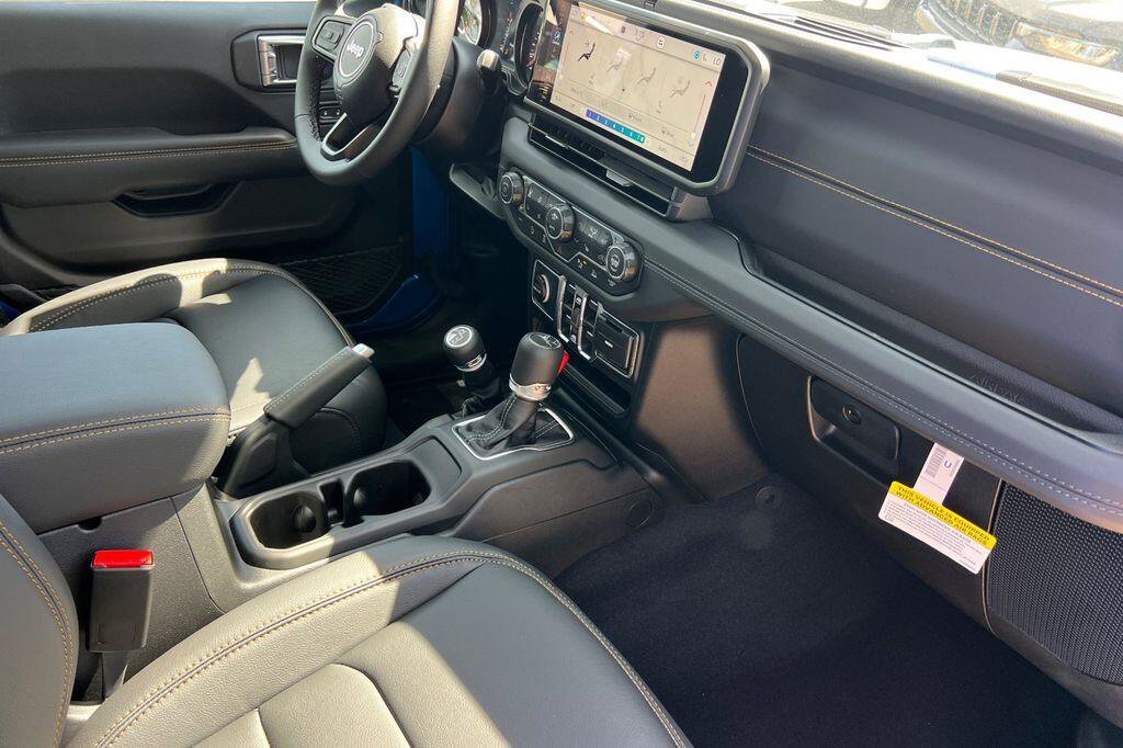 New 2026 Jeep Gladiator Sport AWD/4WD image 15