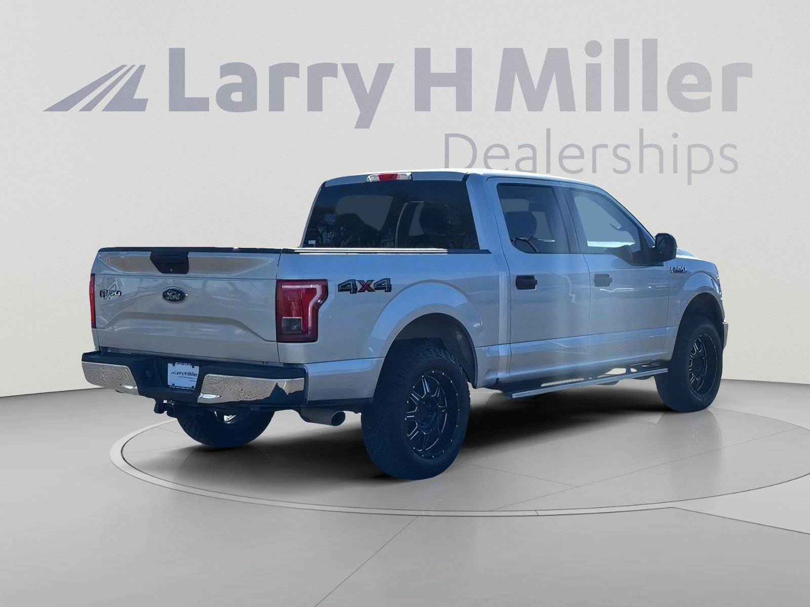 Used 2017 Ford F150 XLT AWD/4WD image 6
