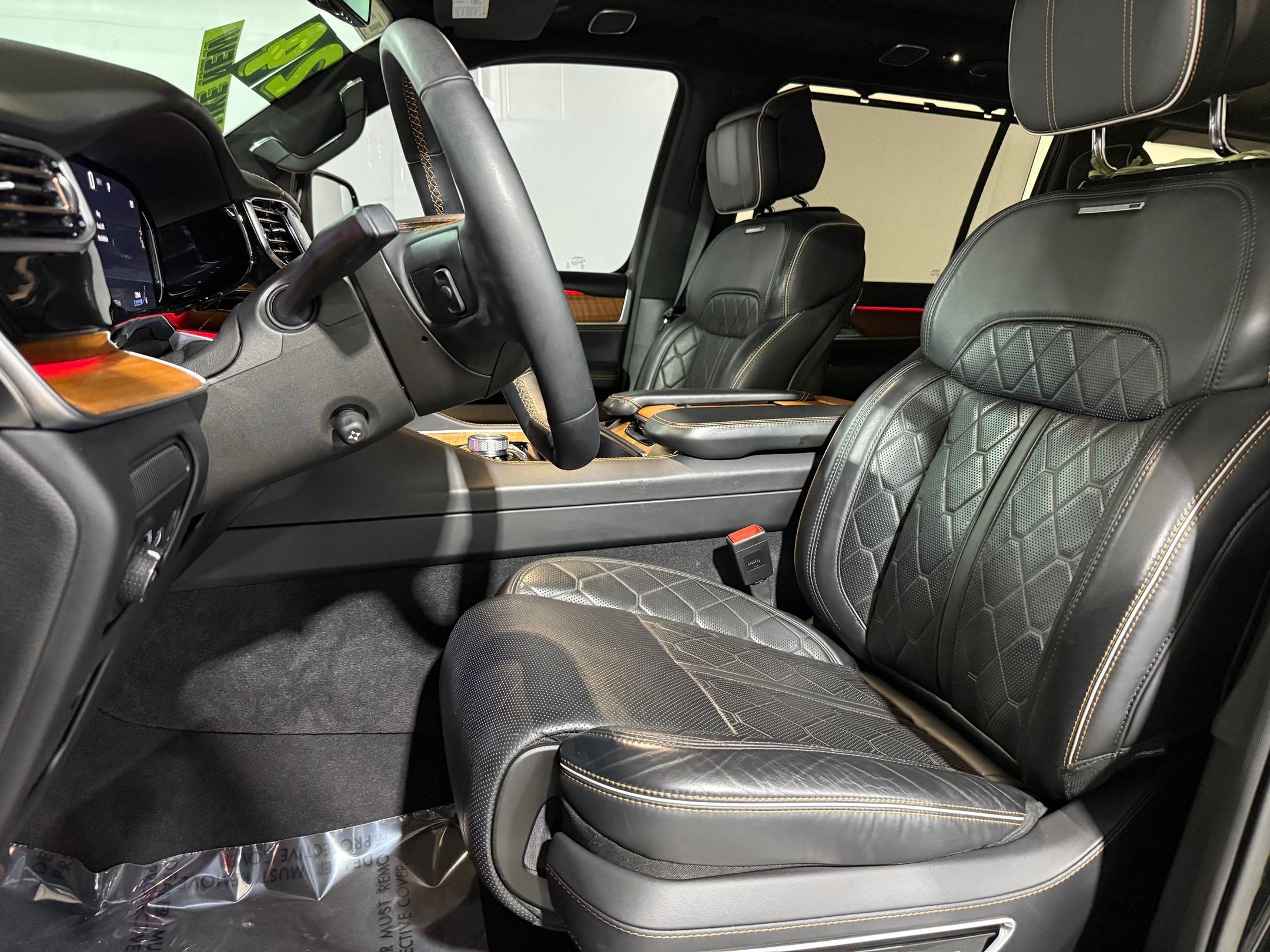 Used 2024 Jeep Grand Wagoneer Series III w/ HD Trailer Tow Package image 4