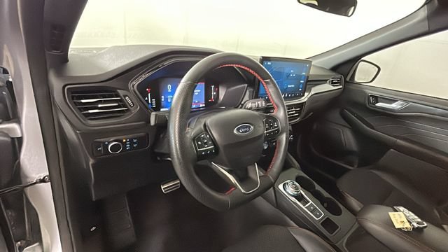 Used 2024 Ford Escape ST-Line w/ Tech Pack #1 AWD/4WD image 13