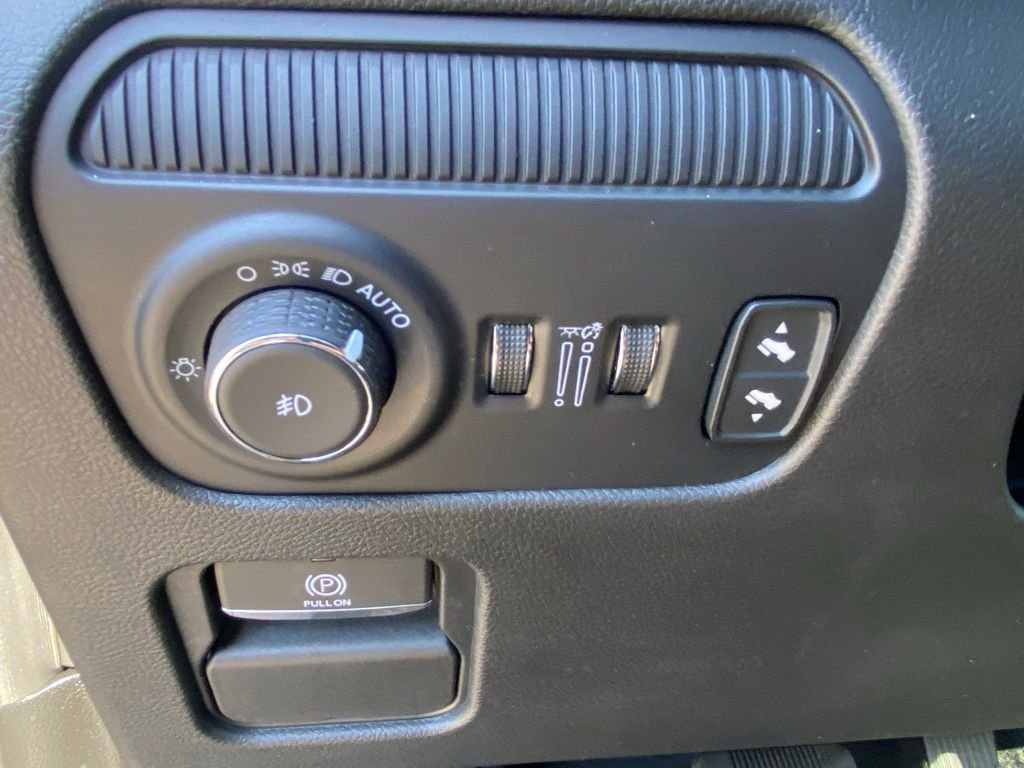Used 2024 Jeep Wagoneer Series II AWD/4WD image 16