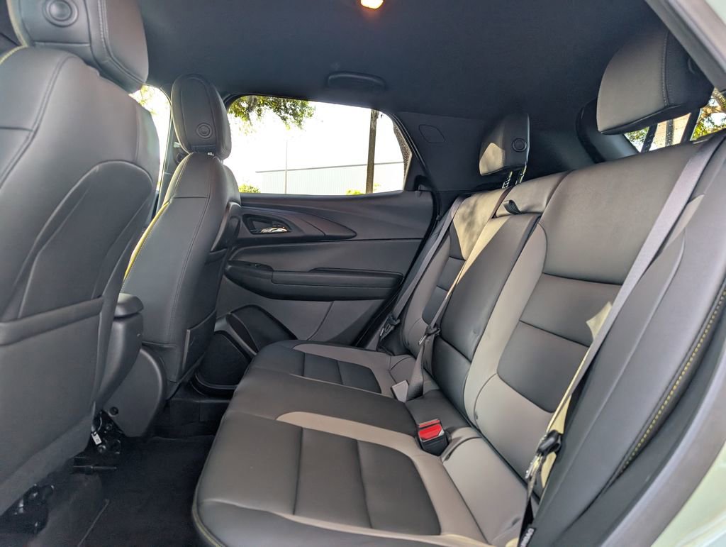 Used 2025 Chevrolet TrailBlazer ACTIV w/ Driver Confidence Package FWD image 17