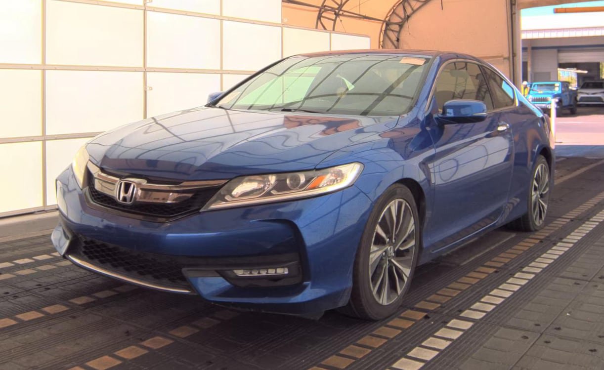 Used 2017 Honda Accord EX image 1