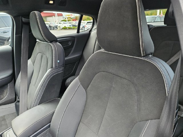 Used 2023 Volvo C40 P8 Recharge Ultimate w/ Protection Package Premier AWD/4WD image 18