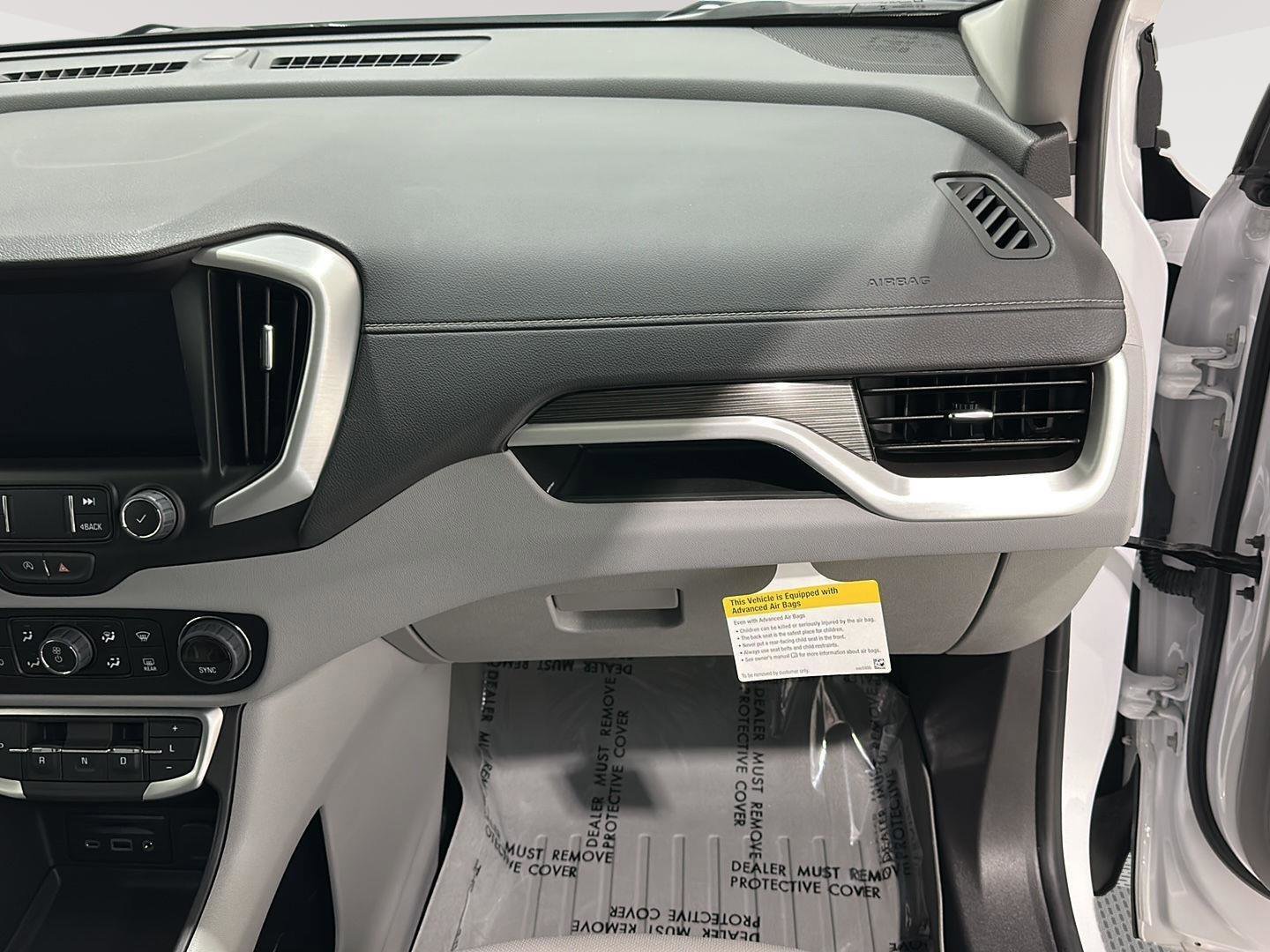 Used 2024 GMC Terrain SLT w/ Tech Package image 26